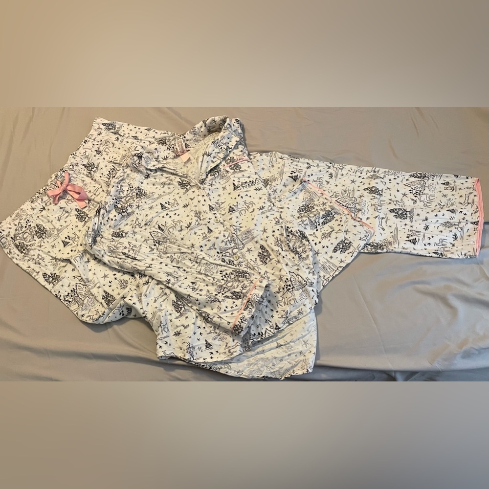 Black/white/pink trim Victoria’s Secret pjs size Large
